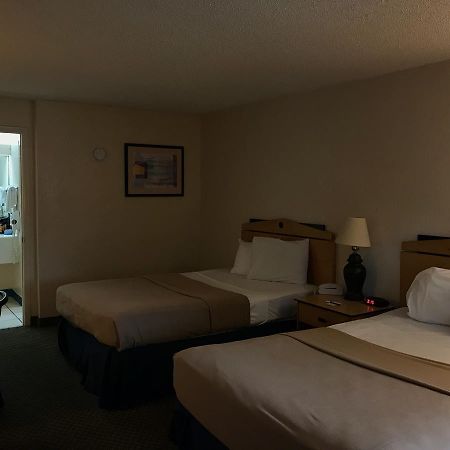Quality Inn Tampa Lake Magdalene Dış mekan fotoğraf