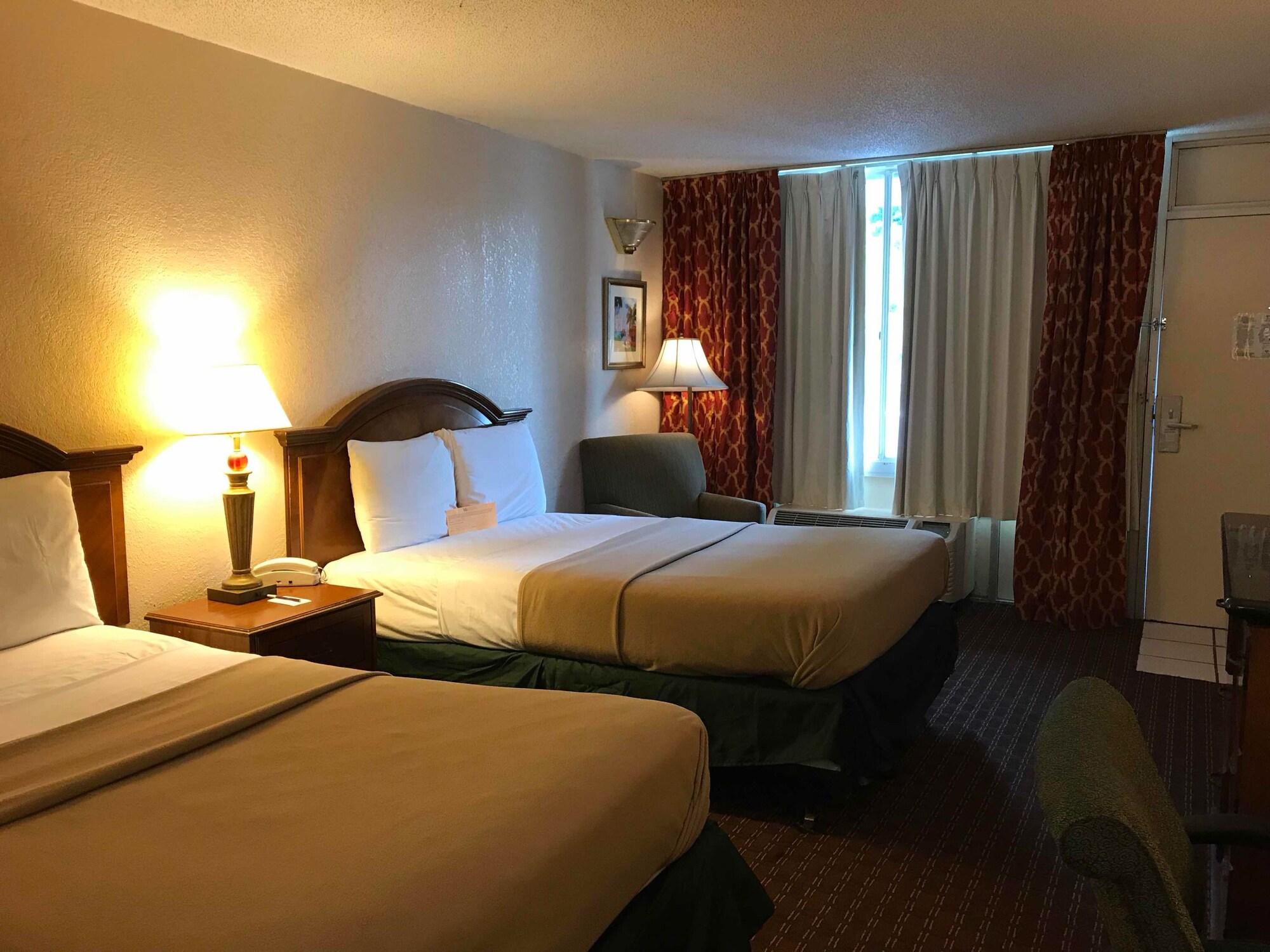 Quality Inn Tampa Lake Magdalene Dış mekan fotoğraf