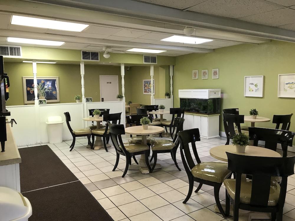 Quality Inn Tampa Lake Magdalene Dış mekan fotoğraf