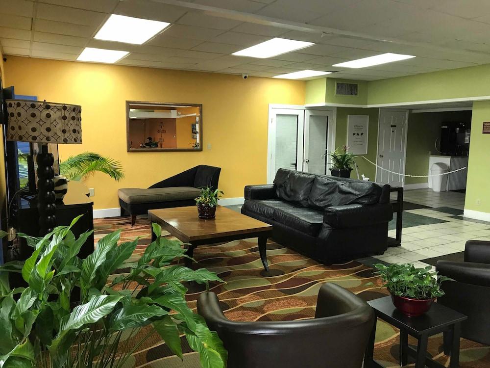 Quality Inn Tampa Lake Magdalene Dış mekan fotoğraf