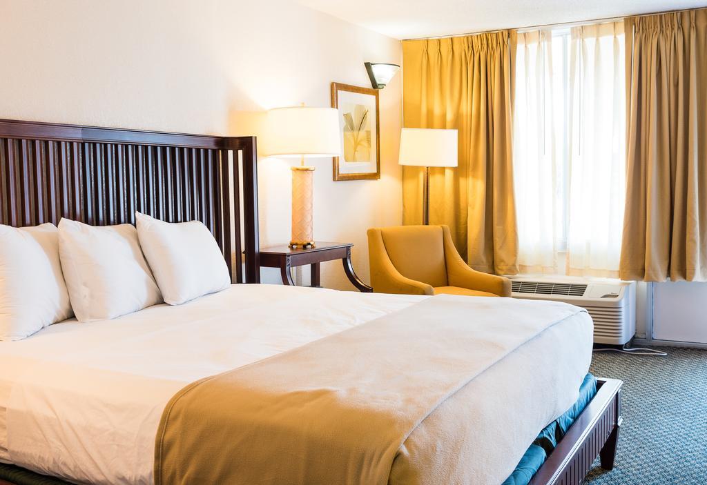 Quality Inn Tampa Lake Magdalene Dış mekan fotoğraf