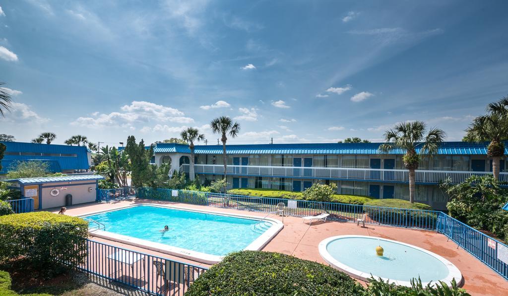 Quality Inn Tampa Lake Magdalene Dış mekan fotoğraf